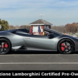 Used 2023 LamborghiniHuracan EVO Spyder picture