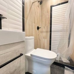 $1,200 / 3br - 3 Bed 3 Bath Laundry in Building (Ridgewood) picture