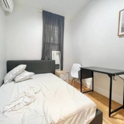 $1,200 / 3br - 3 Bed 3 Bath Laundry in Building (Ridgewood) picture