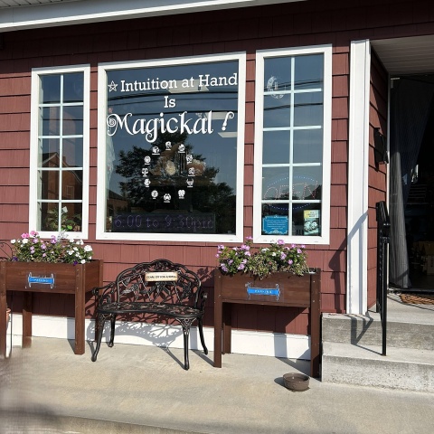 Metaphysical/magickal shop for gifts, magickal tools, classes, readings, special events,
